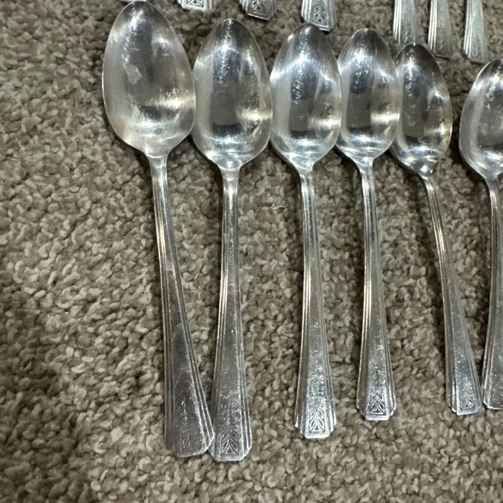 Oneida Community Clarion Par Plate Dinner Forks Knives Spoons 25 Pieces